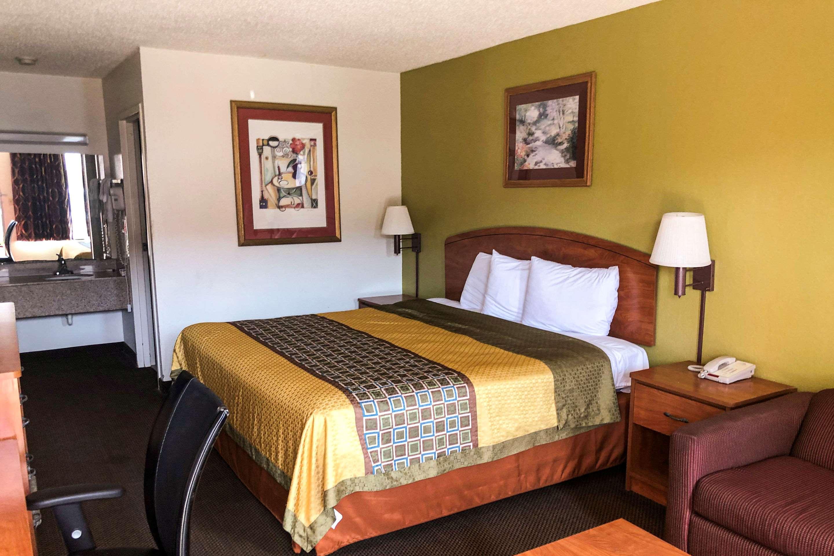 Rodeway Inn Sandston Dış mekan fotoğraf