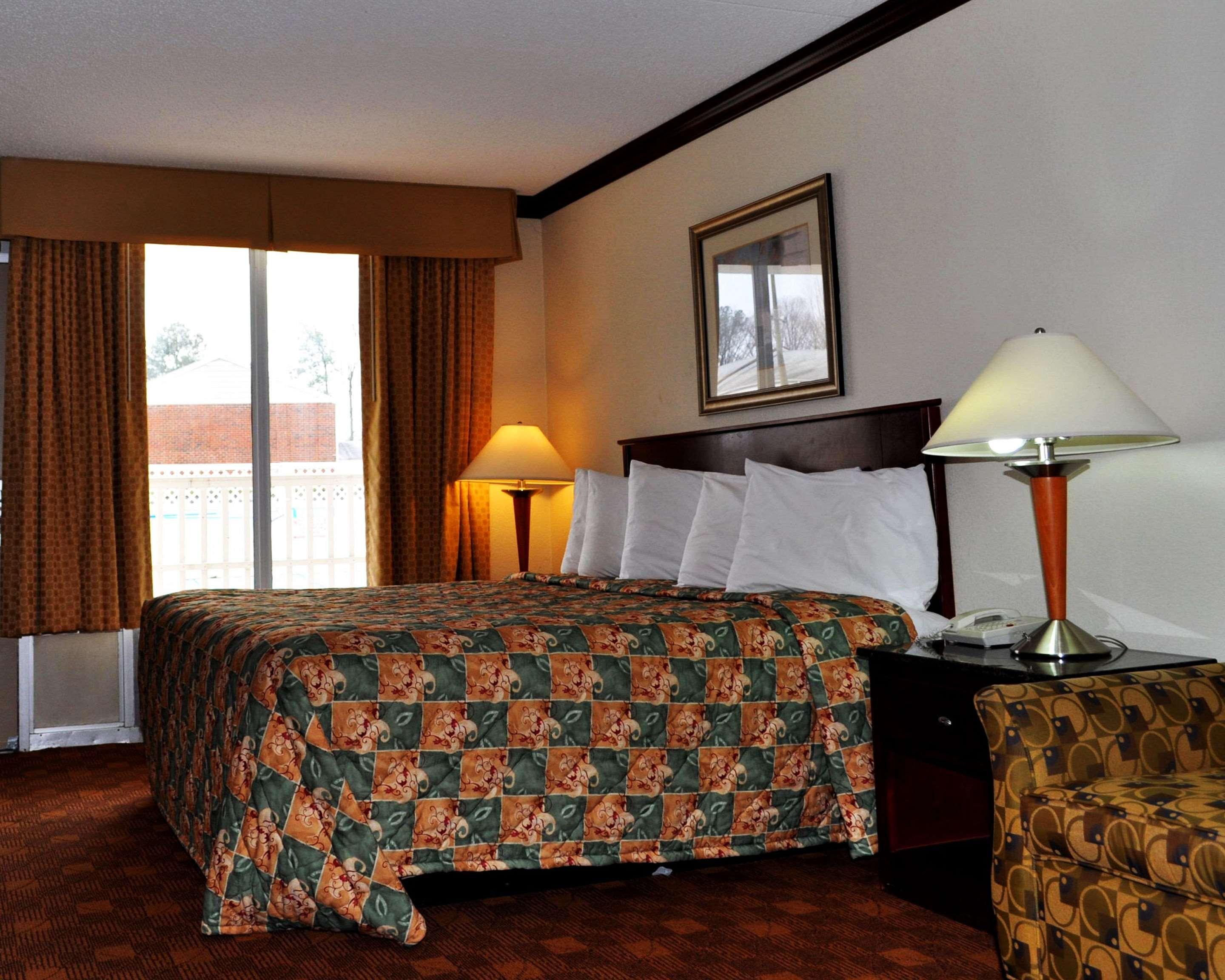 Rodeway Inn Sandston Dış mekan fotoğraf