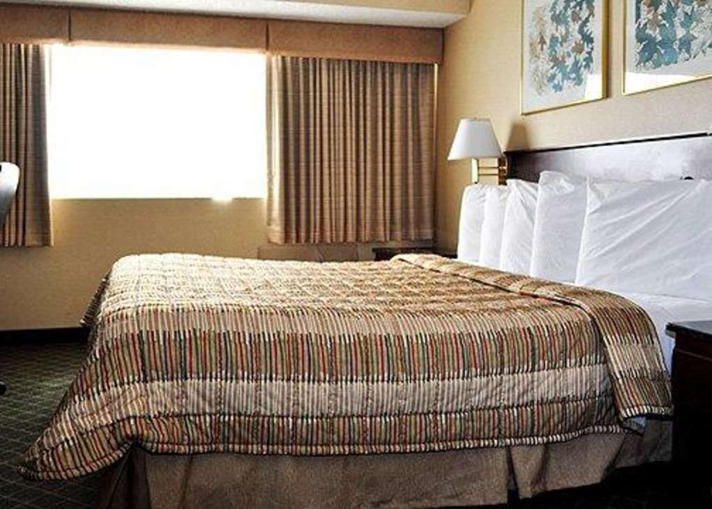 Rodeway Inn Sandston Oda fotoğraf