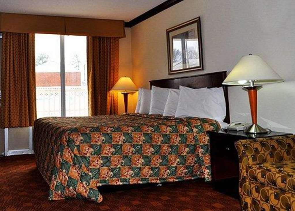 Rodeway Inn Sandston Oda fotoğraf
