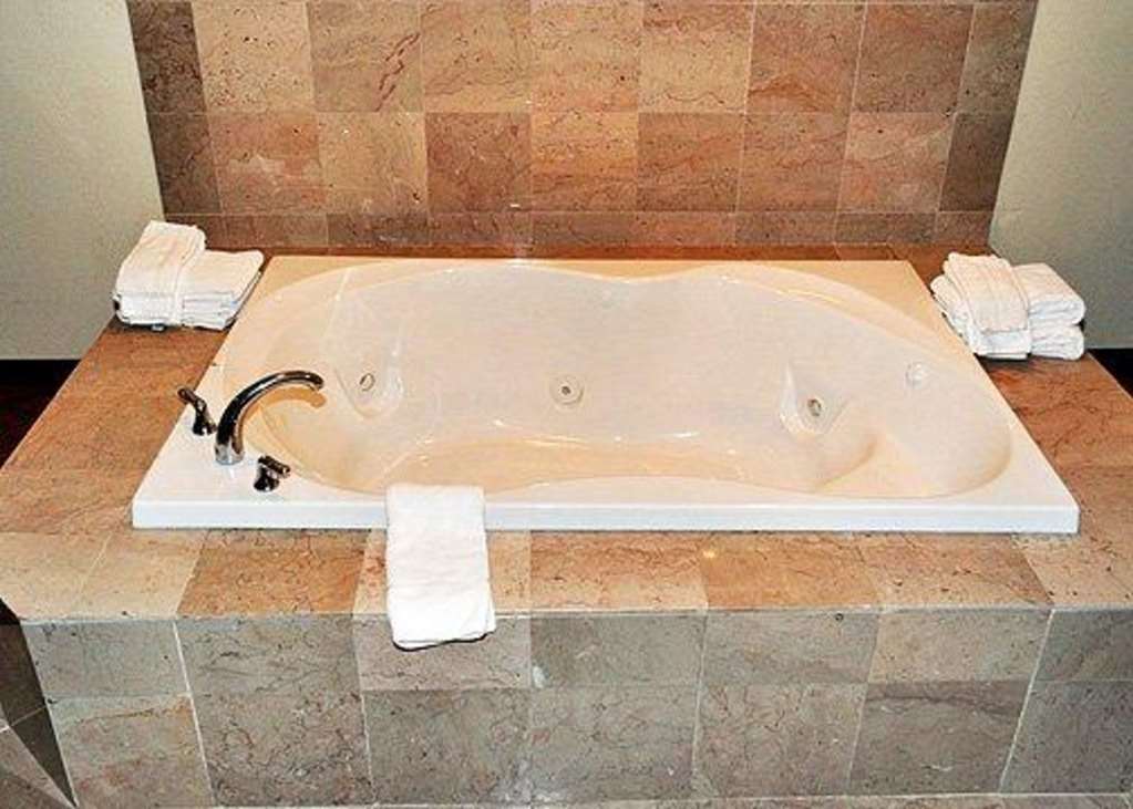 Rodeway Inn Sandston Oda fotoğraf