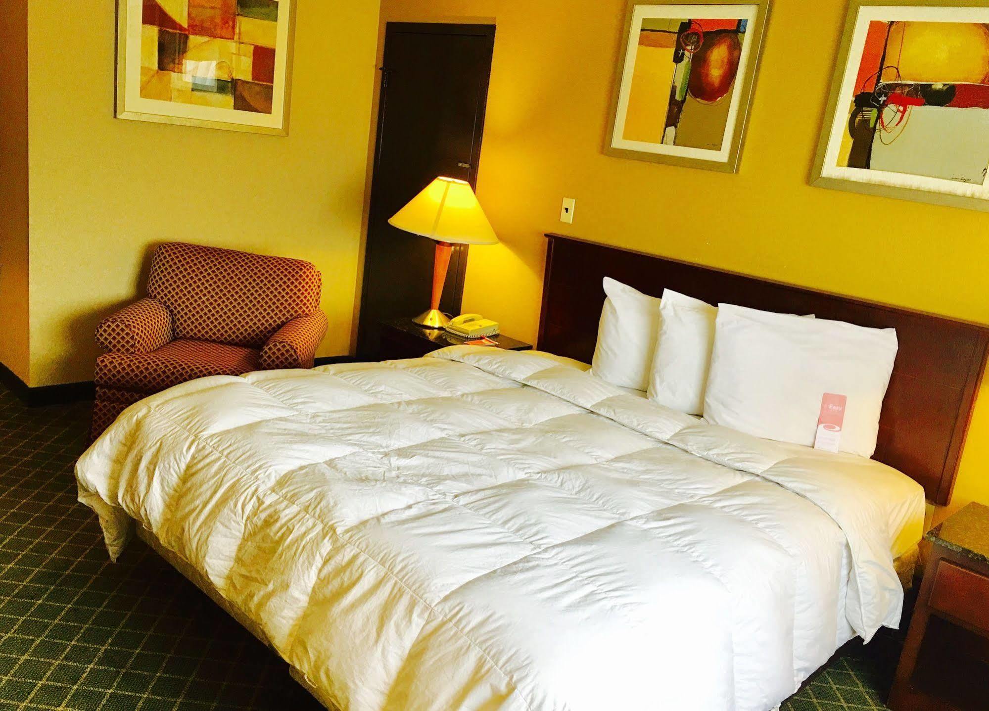 Rodeway Inn Sandston Dış mekan fotoğraf